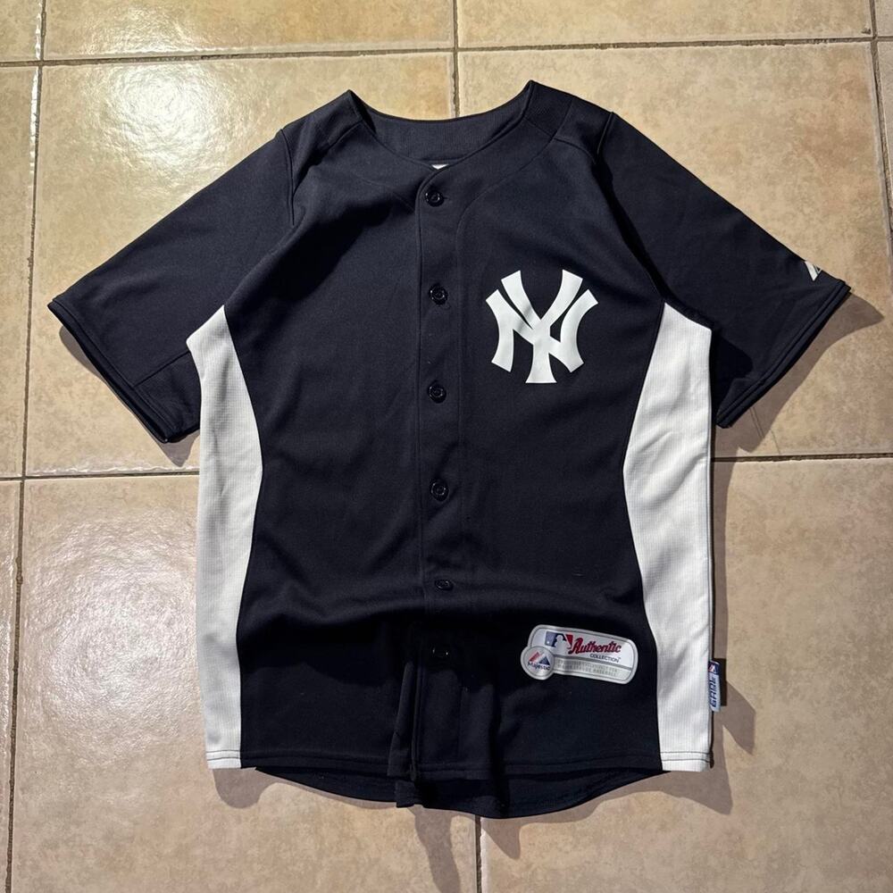 Vintage y2k majestic athletic new york Yakees Jersey Size L in Mens